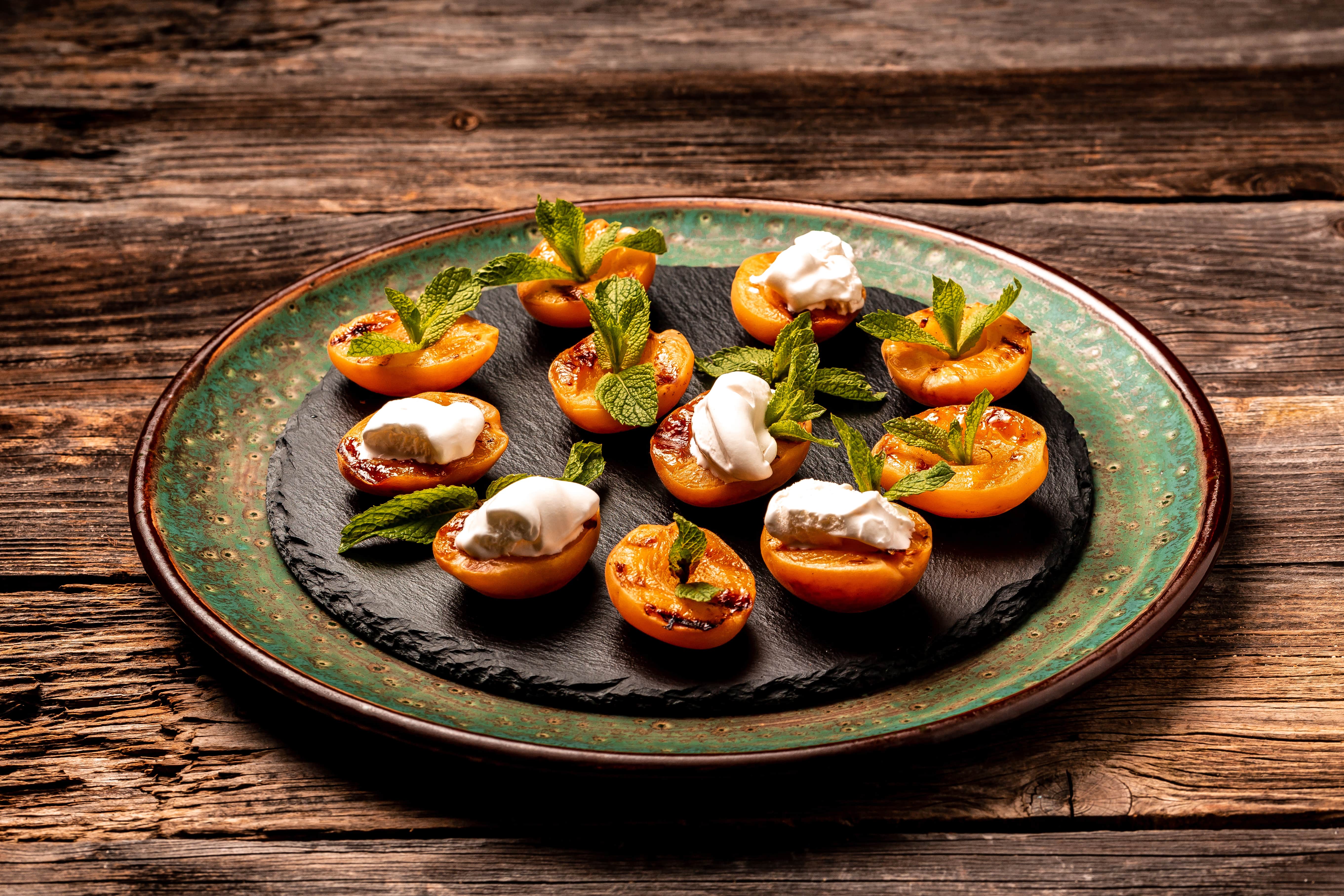 Gegrilde perzik met balsamico
