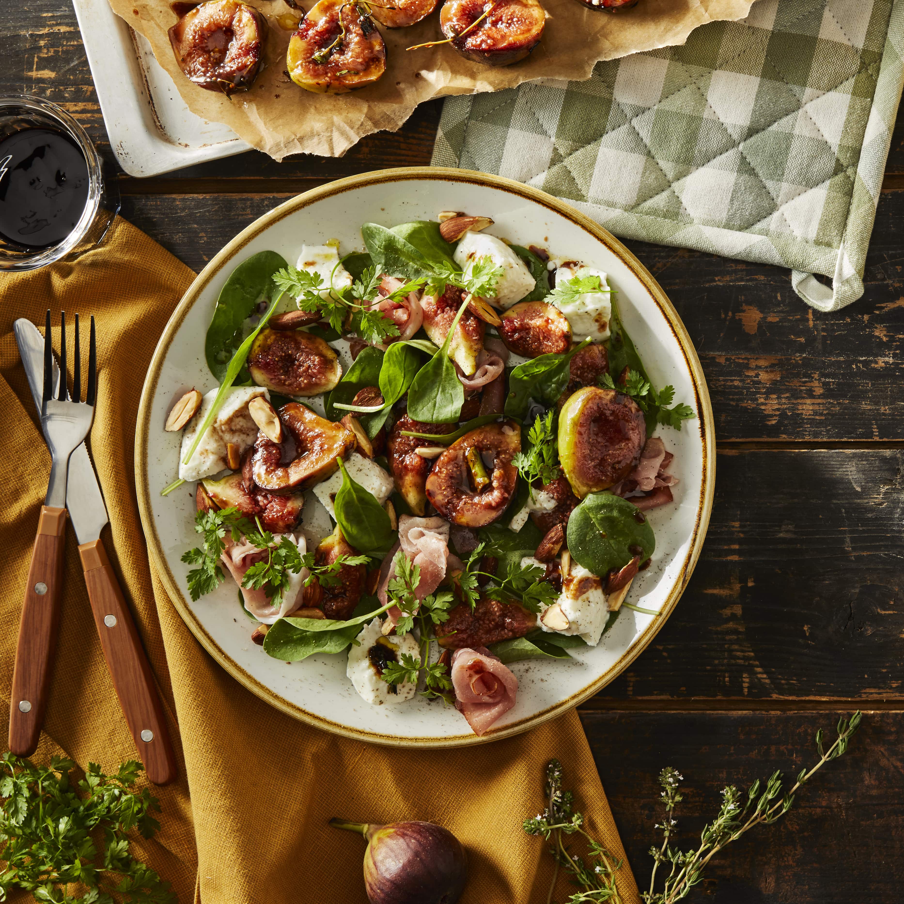 Lauwwarme salade geroosterde Franse vijgen